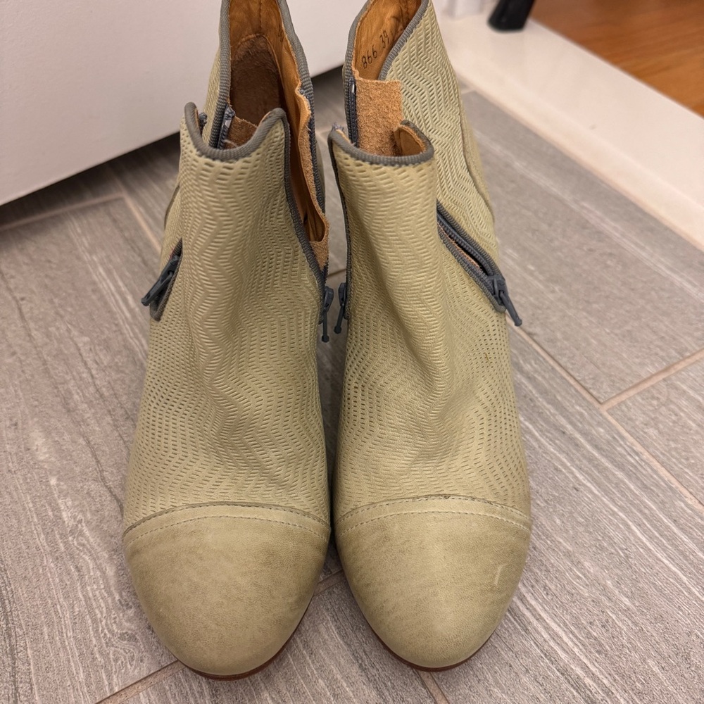 Vero Cuoio leather boots - light sea green